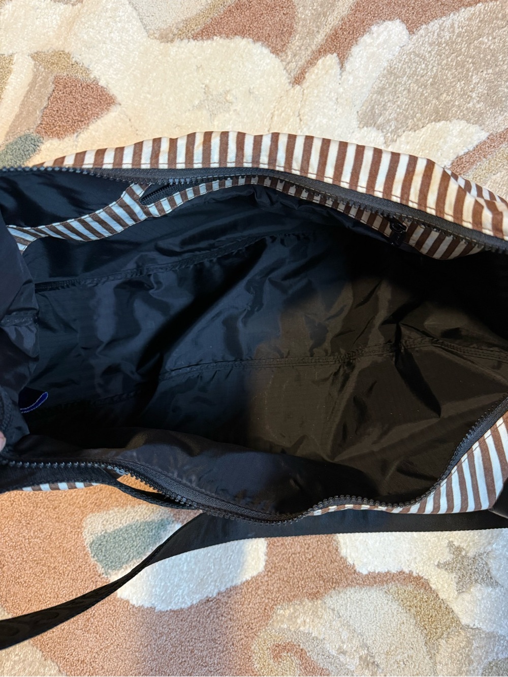 Baggu brown stripe large crescent - Picture 4 of 5